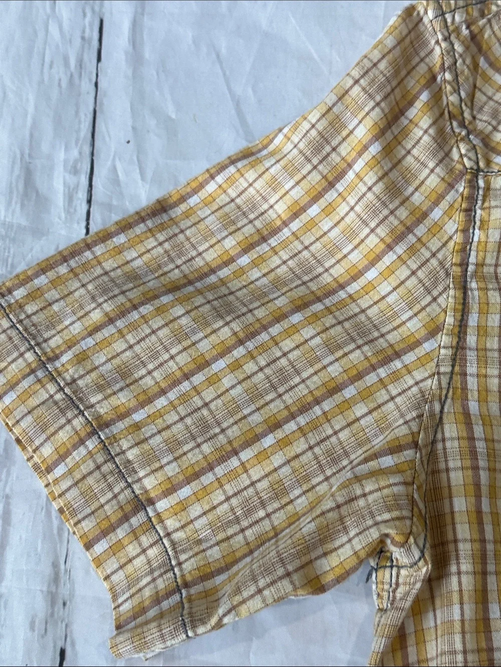 Vintage 90s Levi's Men's Yellow Plaid Short-Sleeve Button-Down Shirt large